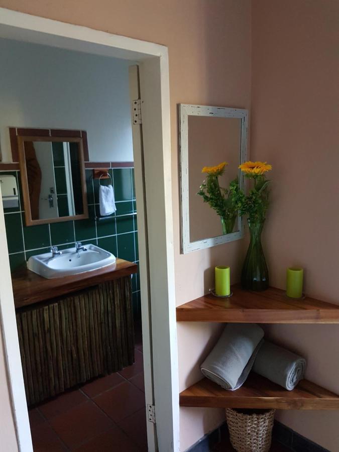Mali Boutique Lodge & Tube 'N Axe Budget Accommodation Стормсривиер Екстериор снимка
